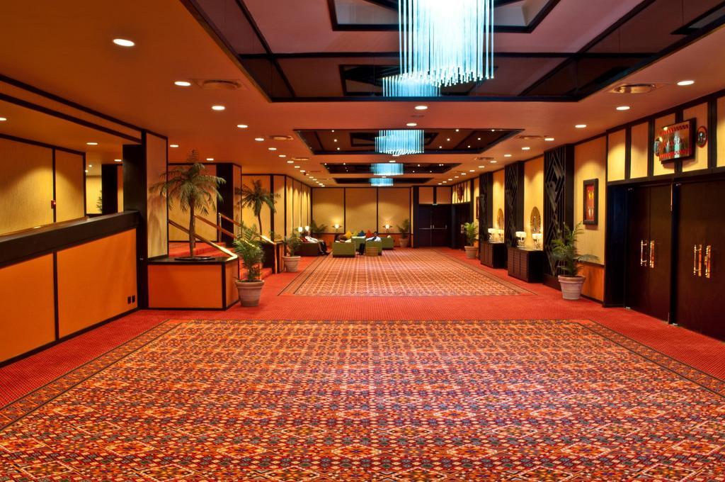 Vista Lobby Wild Coast Sun