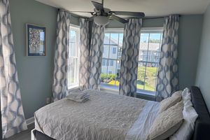 Alquiler Vacacional - Updated Waterfront Home on Private Golf Resort & Pool - 4miles to OC Boardwalk