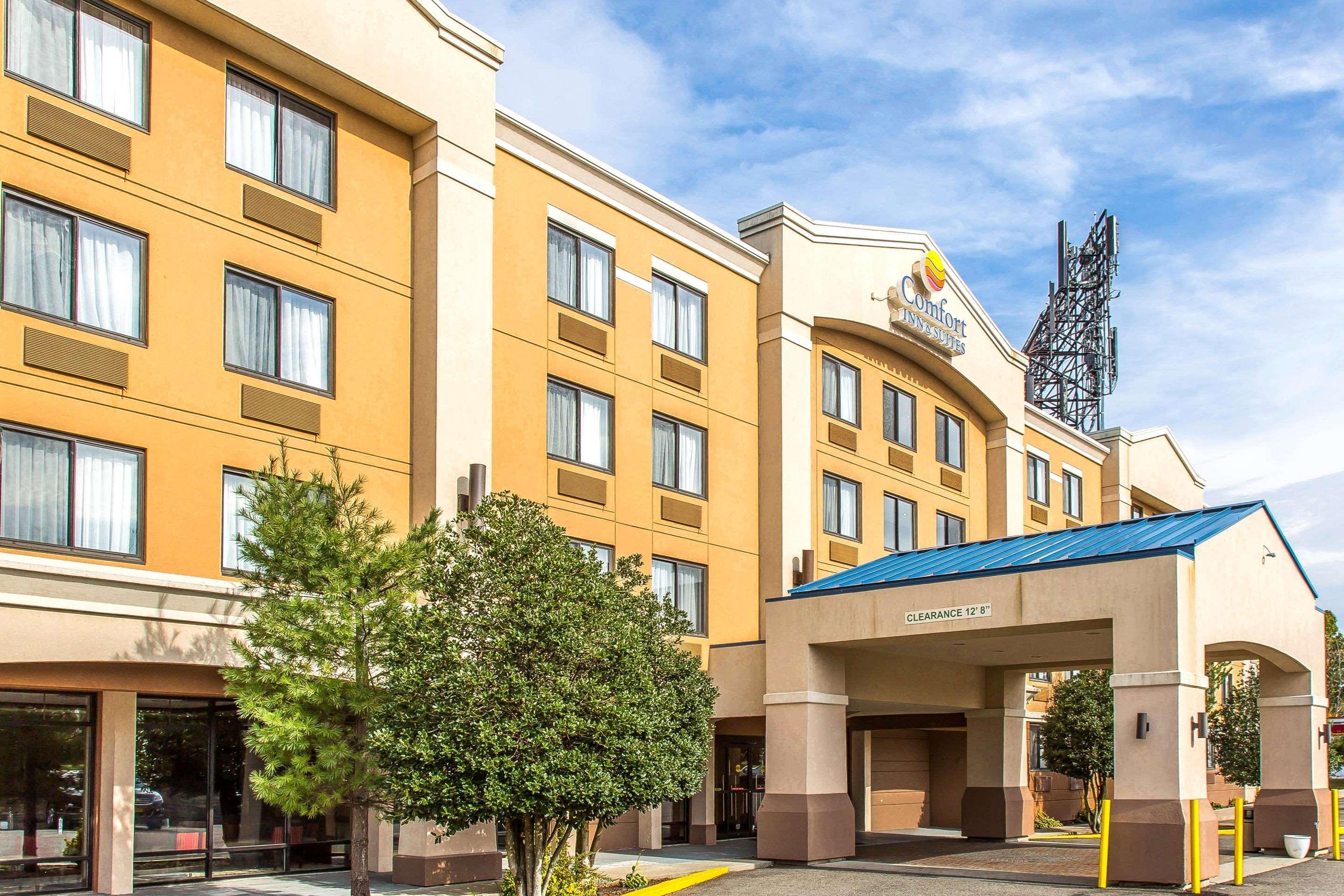 Vista Exterior Comfort Inn & Suites Meriden East