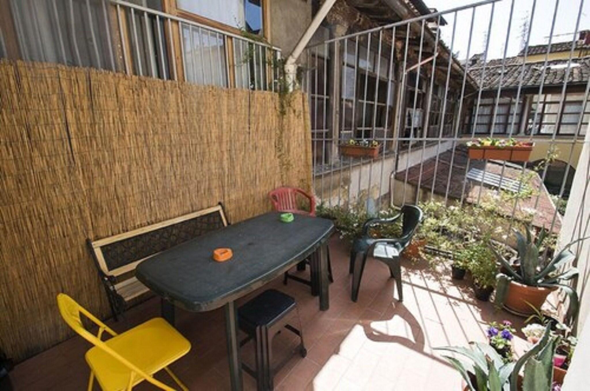 Varios Hostel Santa Monaca