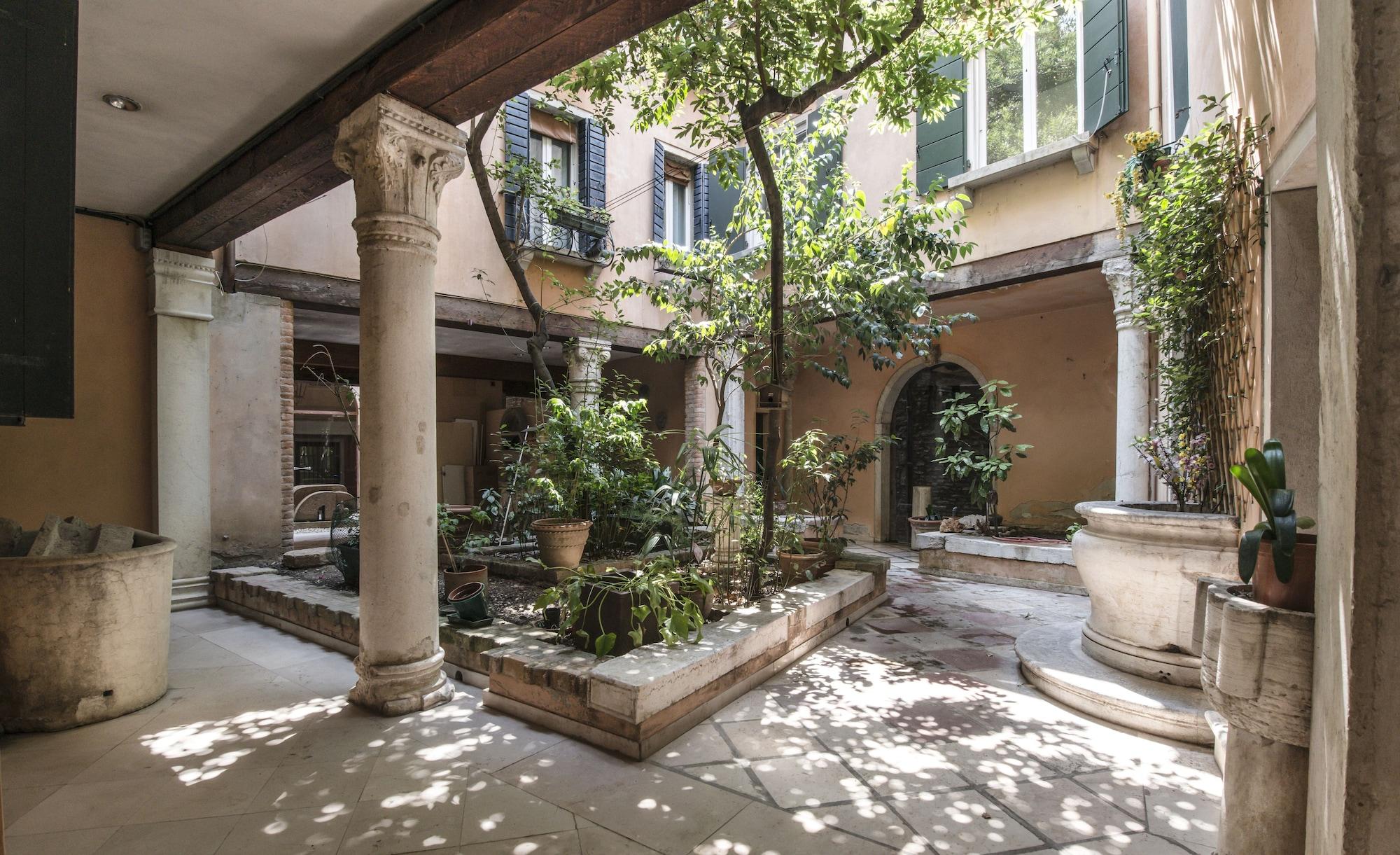 Vista Lobby Casa Dolce