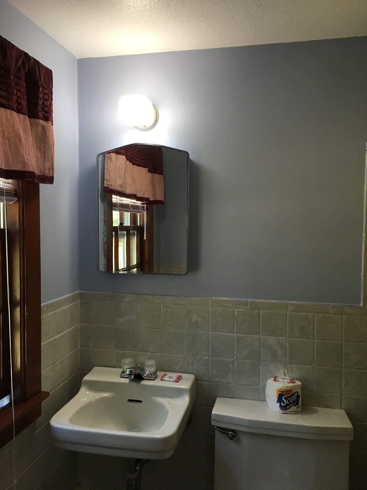 Baño Bass River Motel