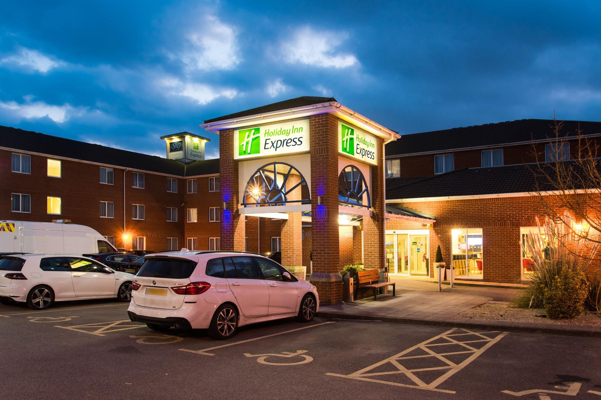 Vista Exterior Holiday Inn Express Southampton - West by IHG