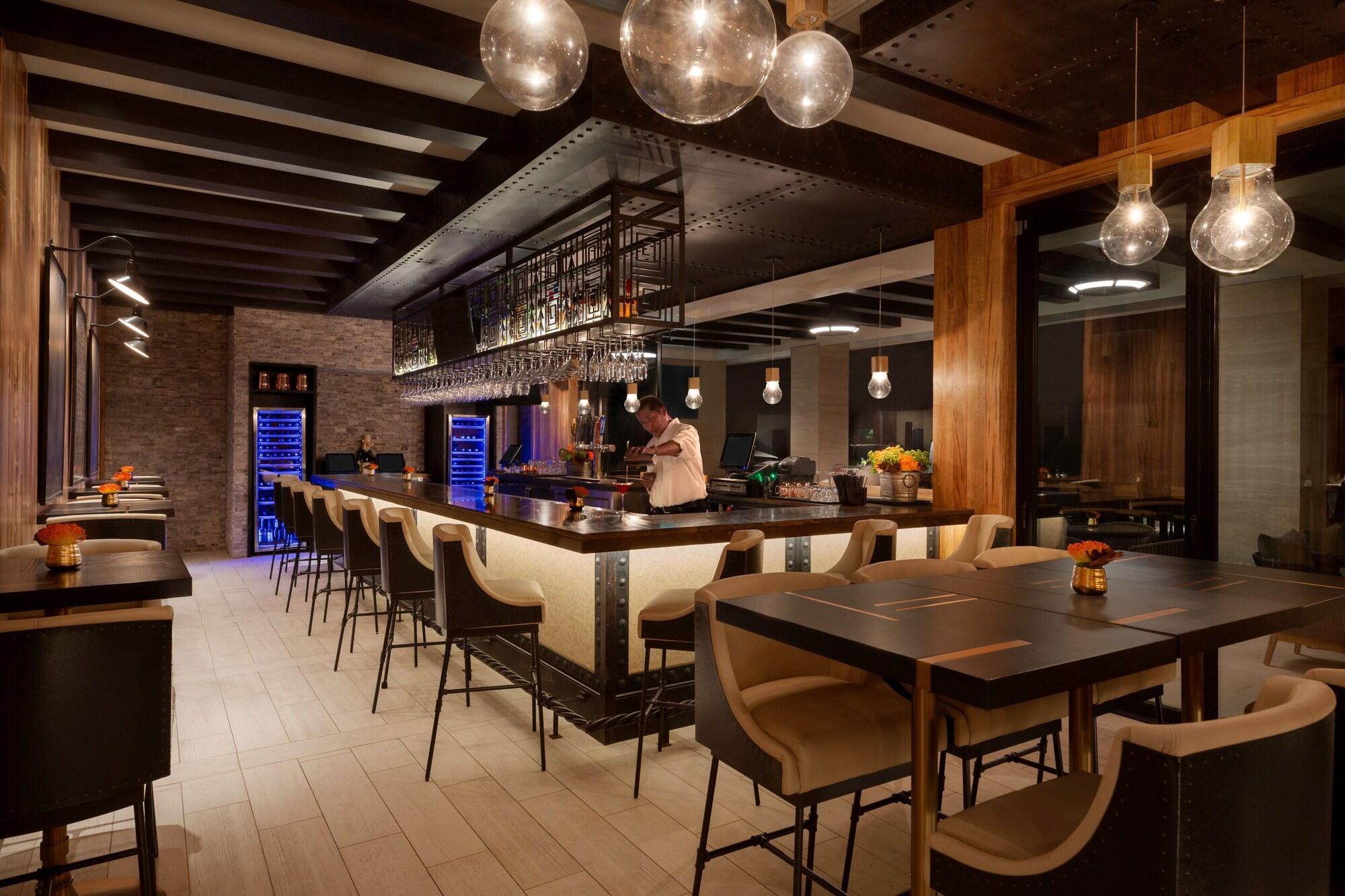 Restaurant Casitas At The Hoodoo Moab, Curio Collection By Hilton
