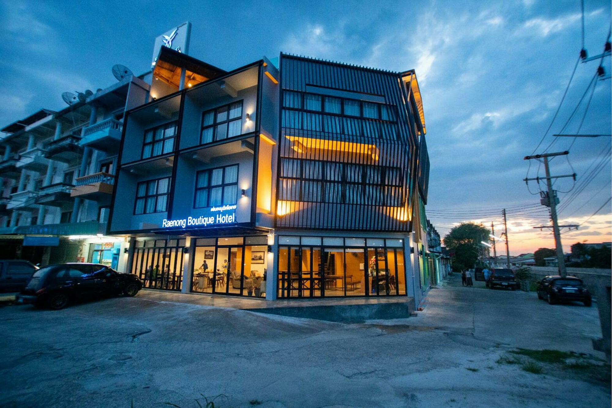 Vista Exterior Raenong Boutique Hotel