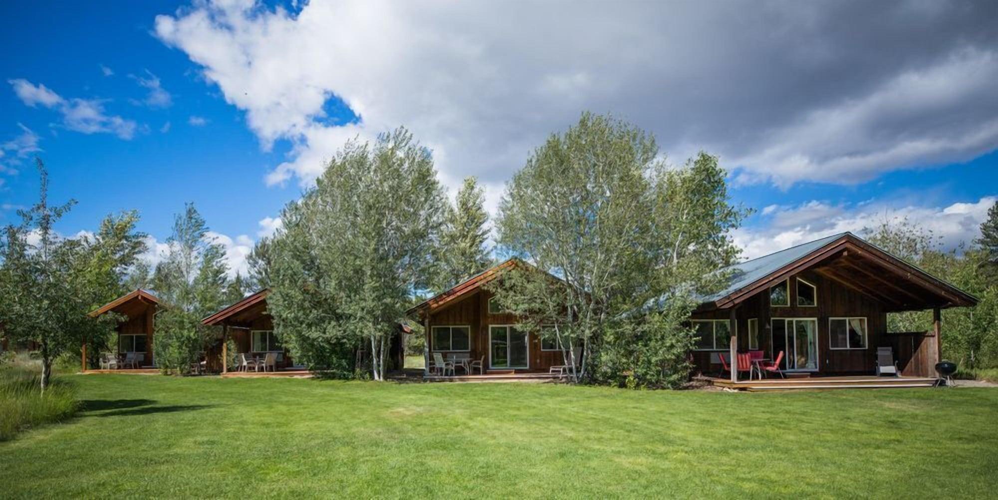 Vista Exterior River Run Inn