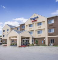Alojamiento - AmericInn by Wyndham Topeka
