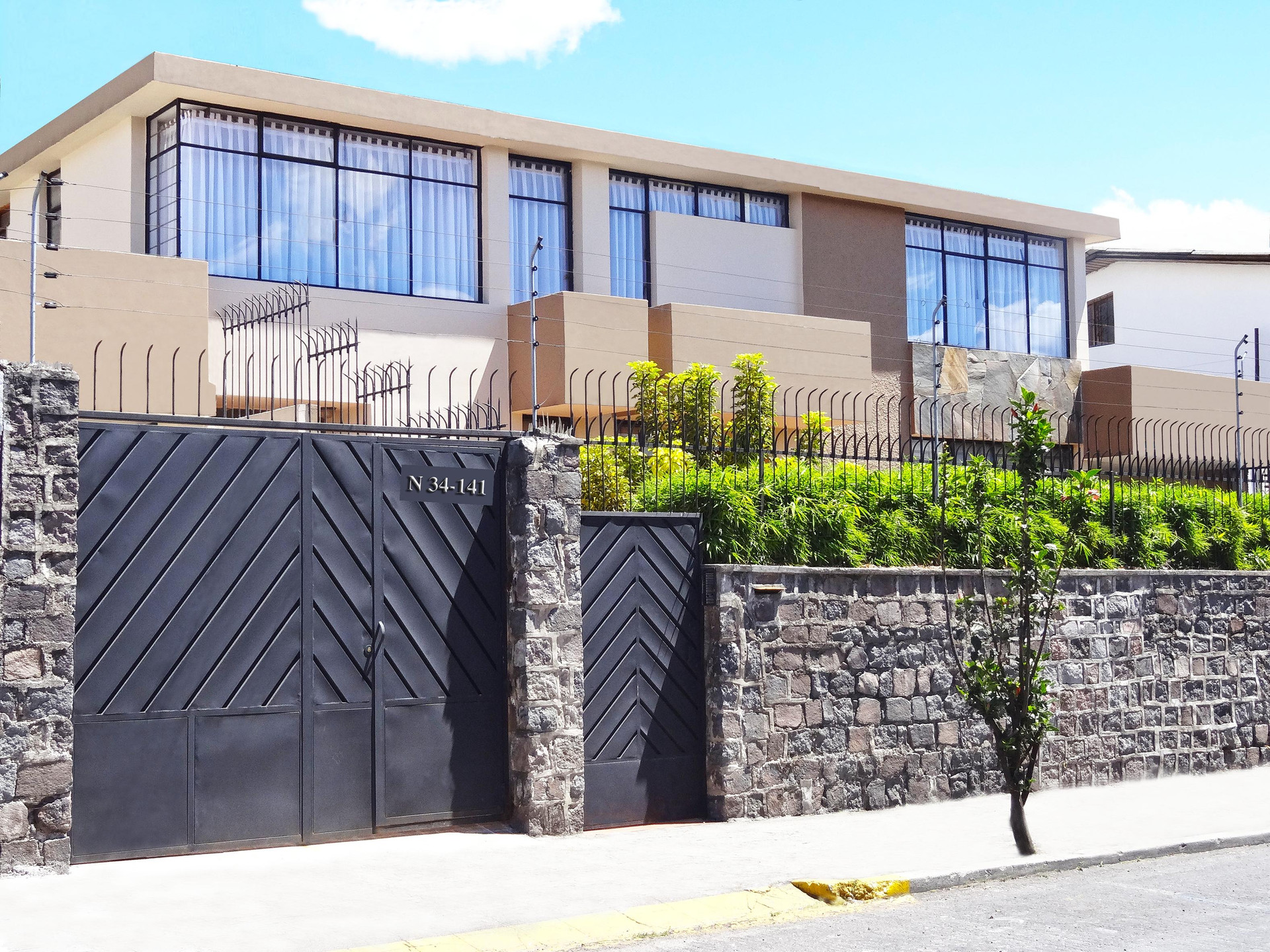 Vista Exterior Mitz Suites Boutique