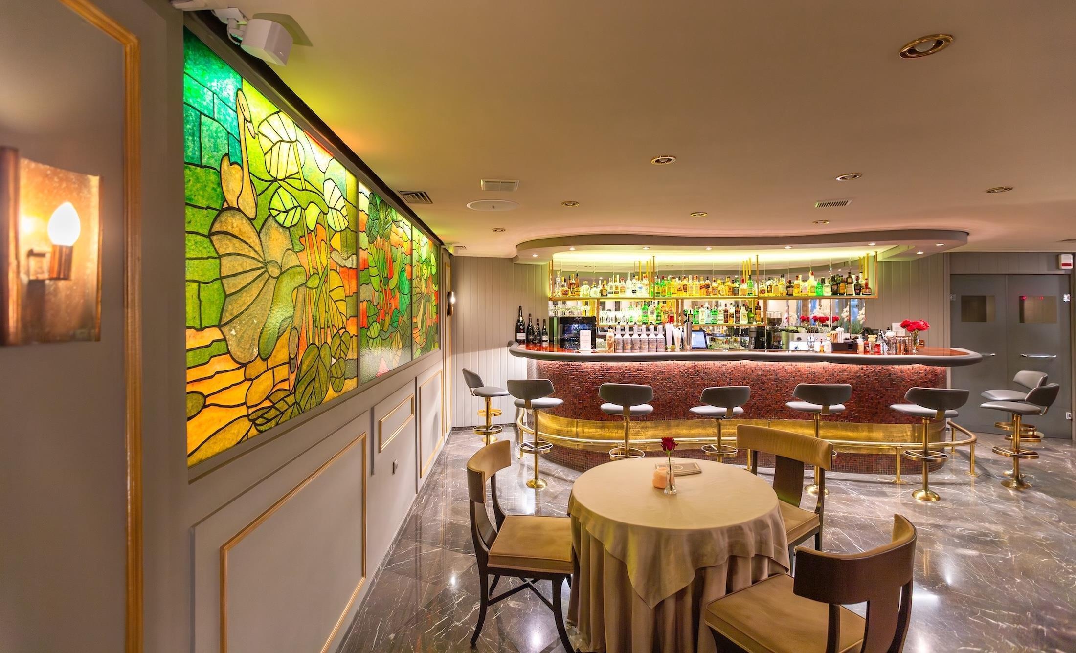 Bar/Salón Ilisia  Hotel