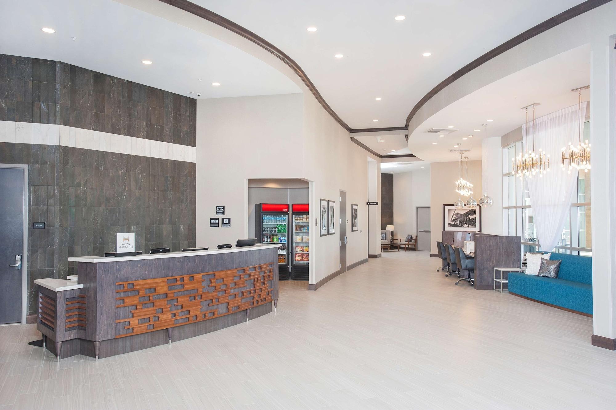 Vista Lobby Hampton Inn & Suites LAX El Segundo