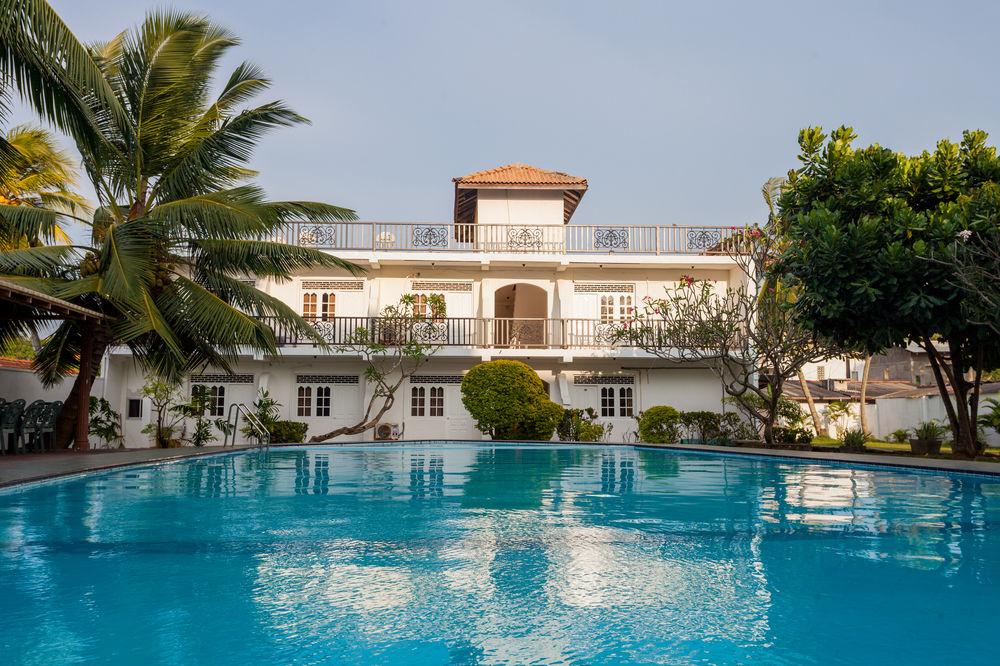 Vista Piscina Navro Beach Resort
