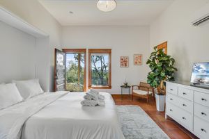 Alquiler Vacacional - The Retreat at Crystal Creek- 8 miles to downtown Austin!