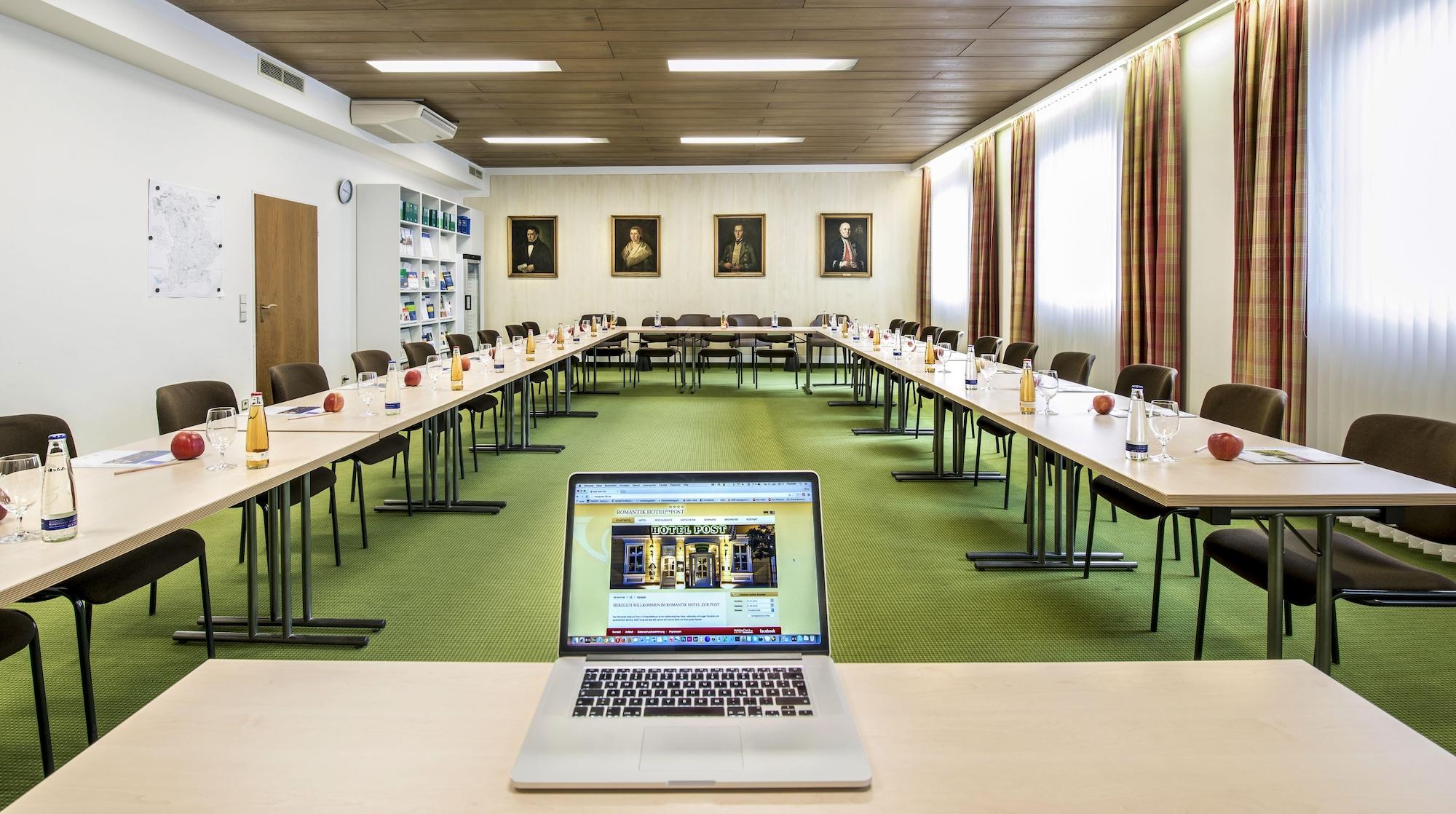 Sala de Reuniones Romantik Hotel zur Post