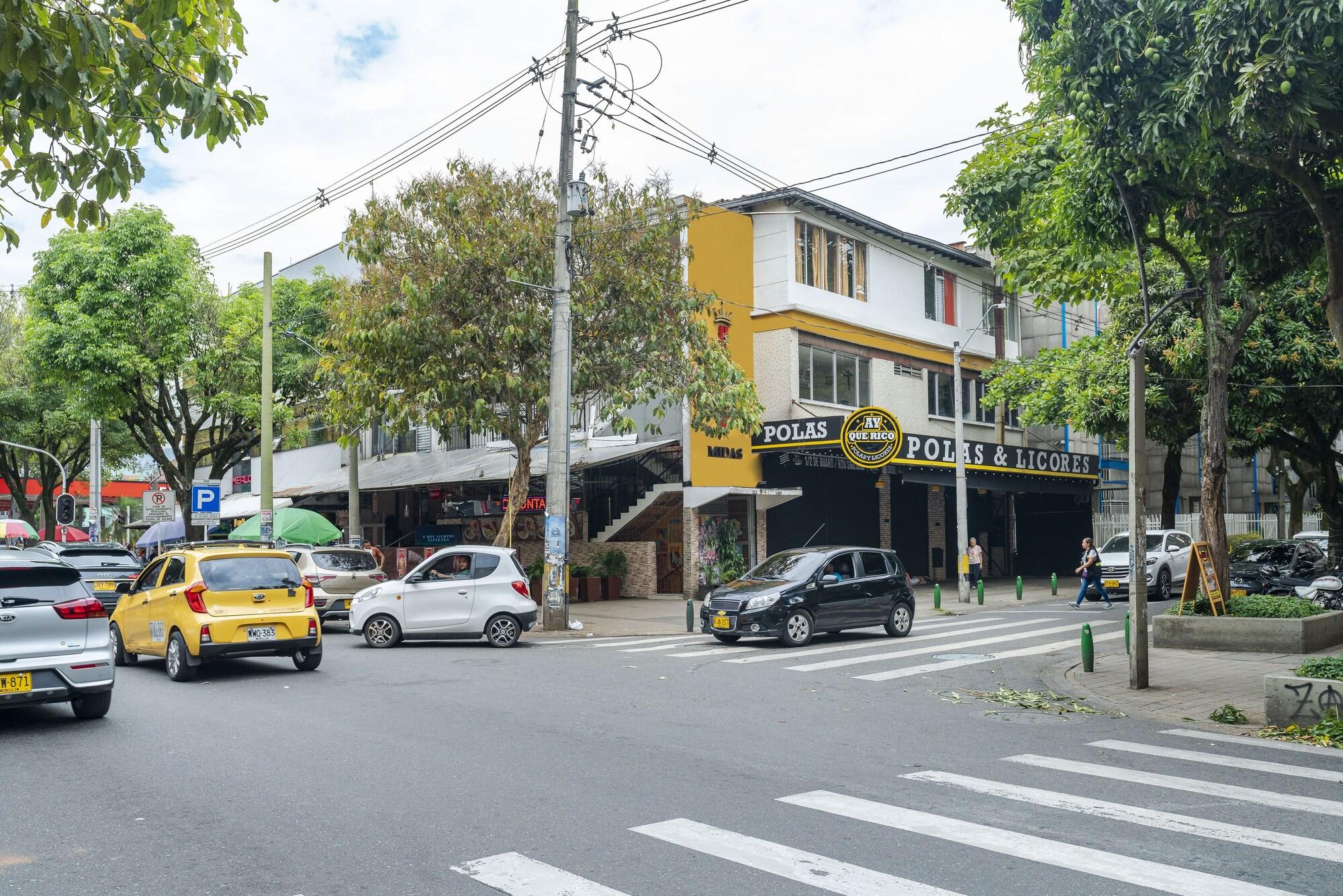 Varios Hotel Midas