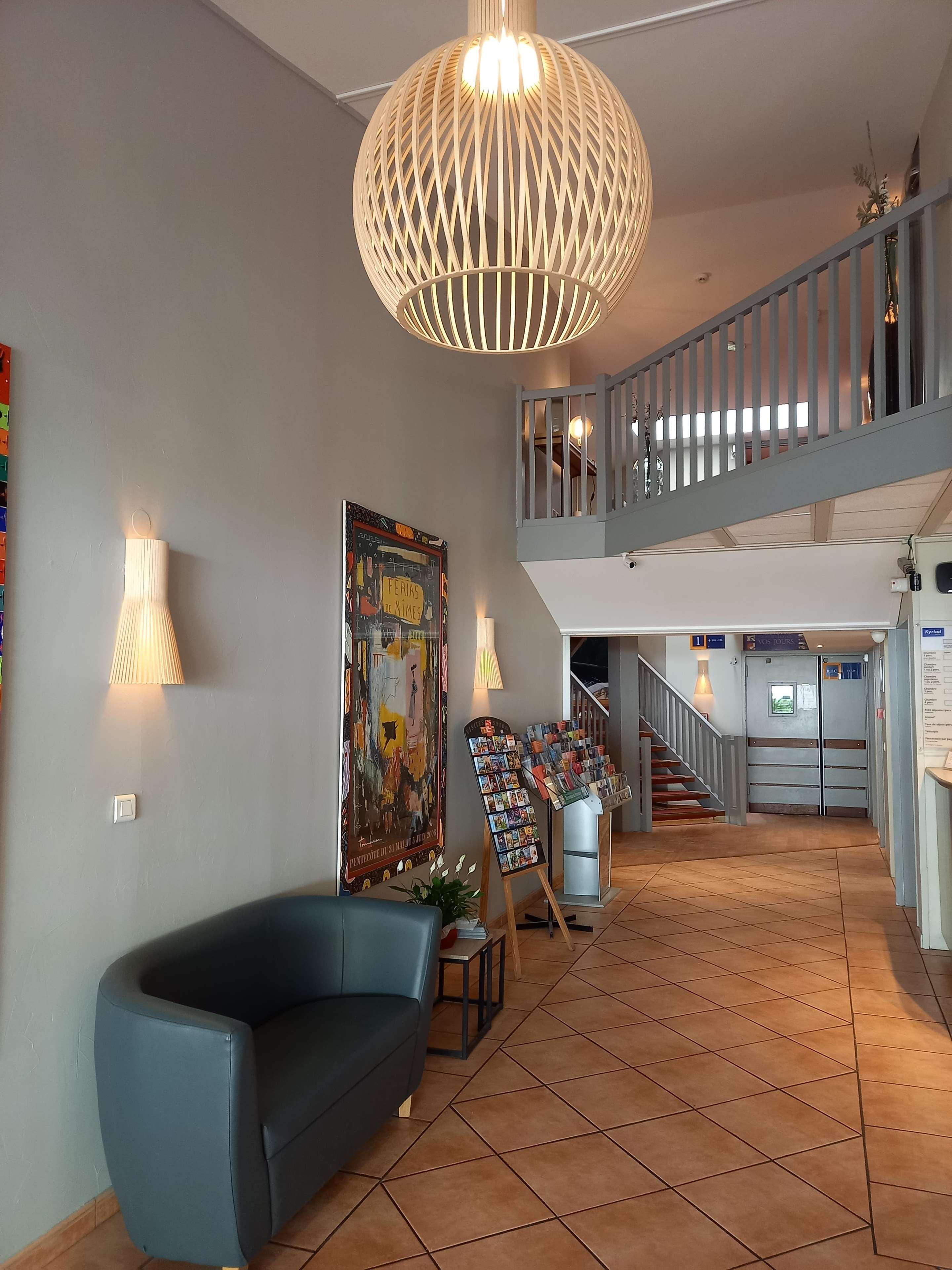 Vista Lobby Kyriad Nimes Ouest