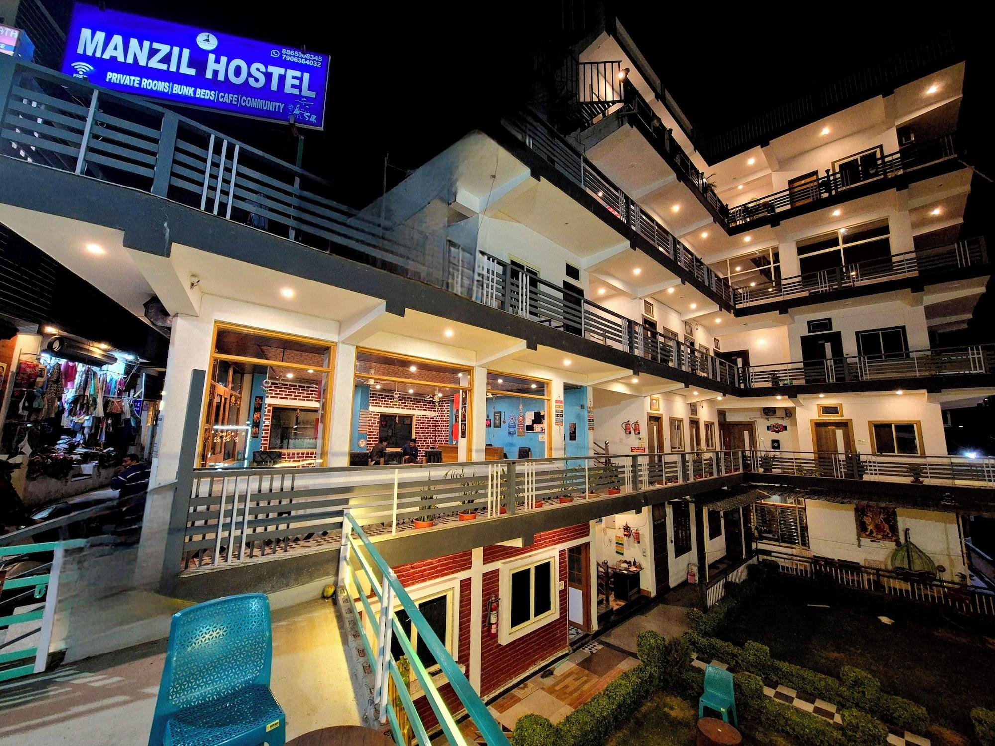 Varios Manzil Hostel