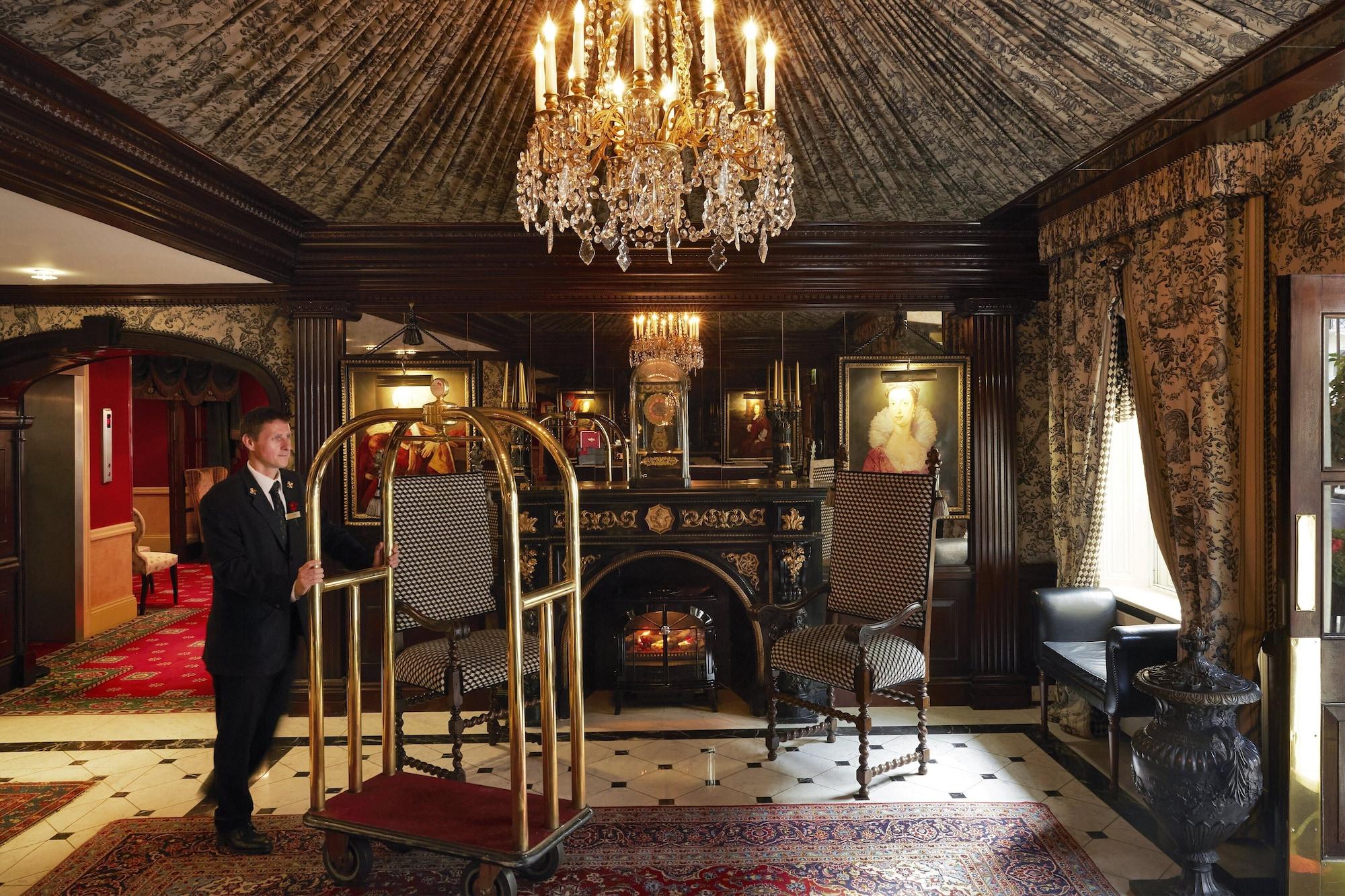 Vista Lobby The Montague On The Gardens