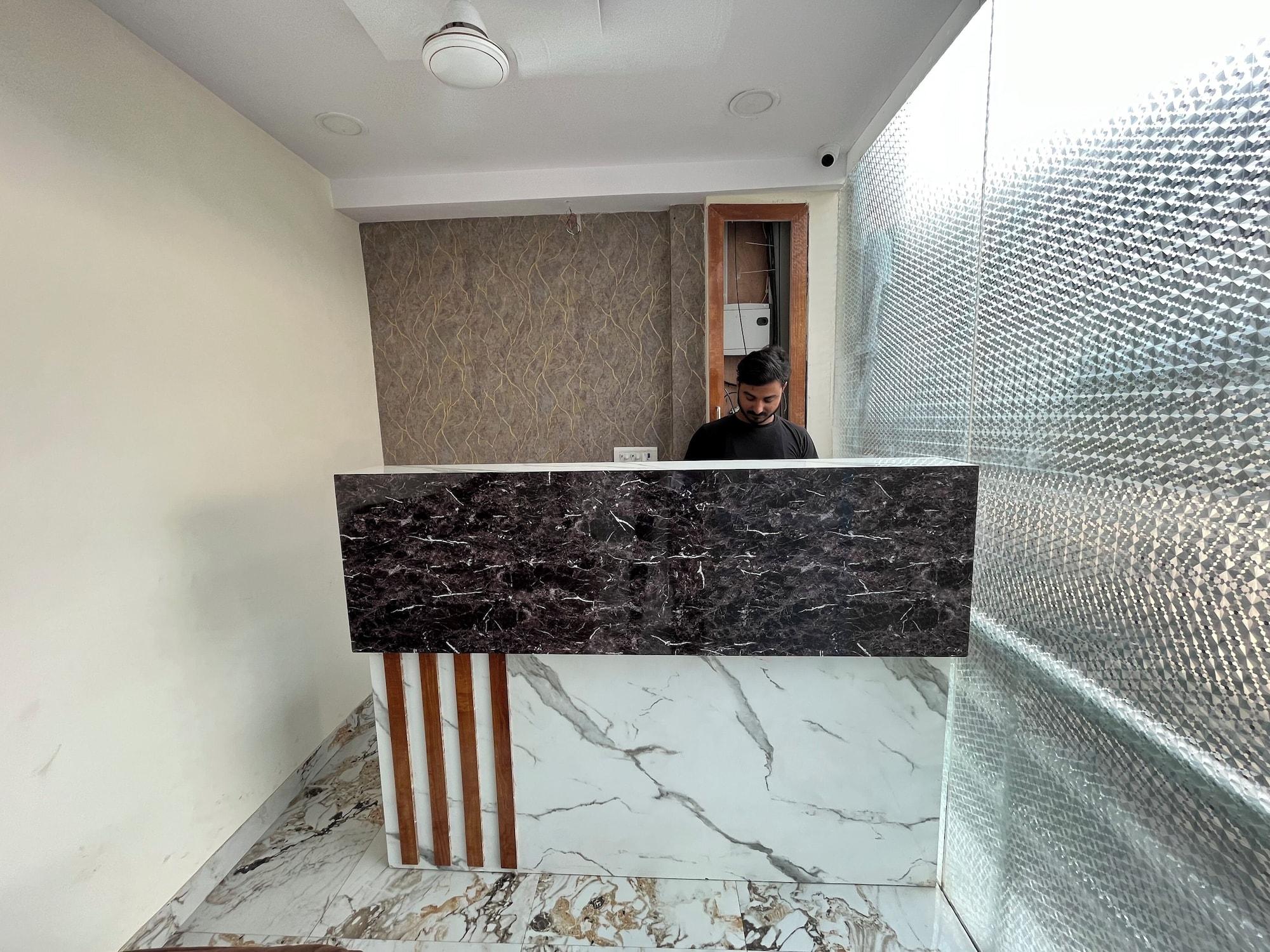 Varios Hotel Delmond Prime