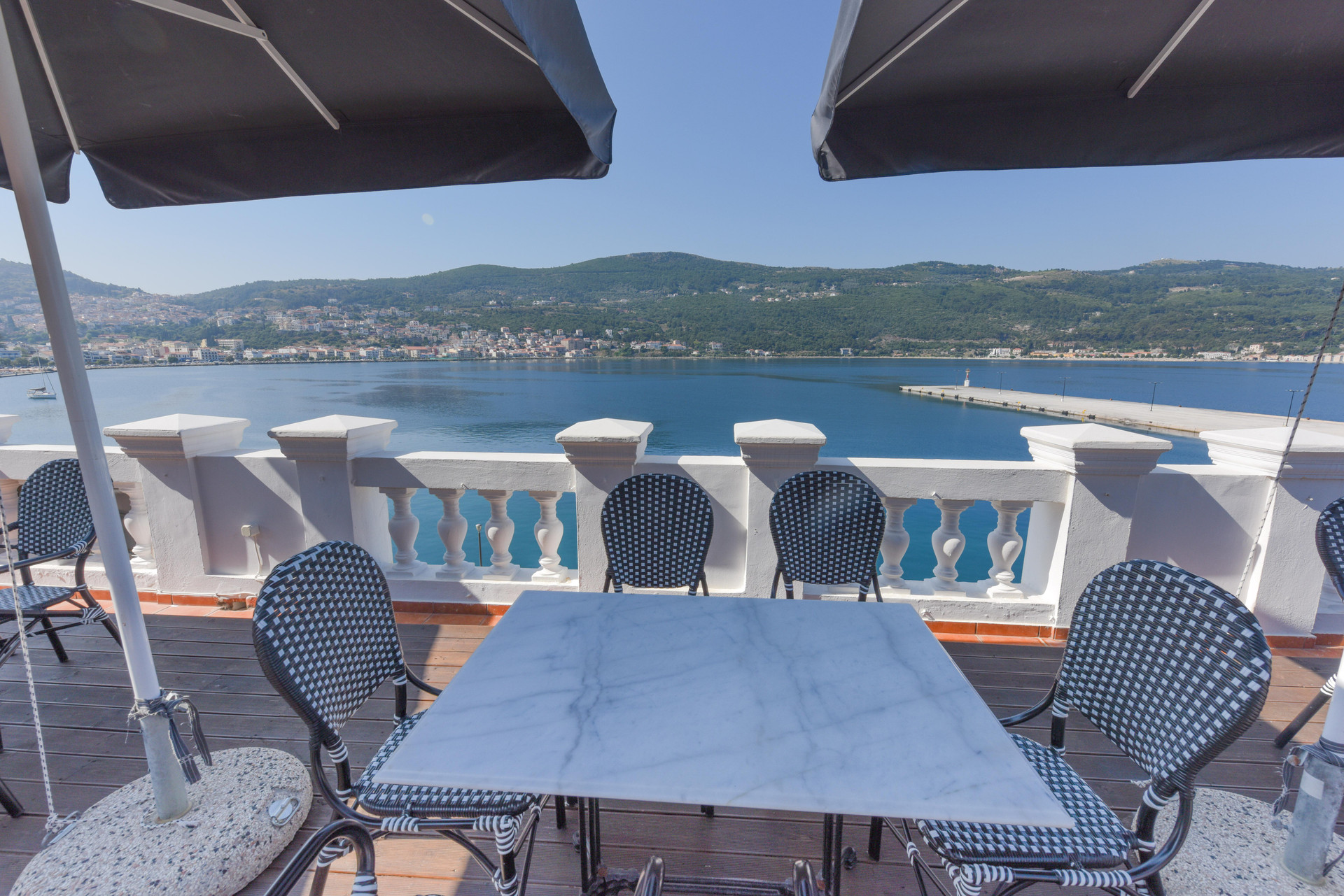 Vista Exterior Samos Hotel