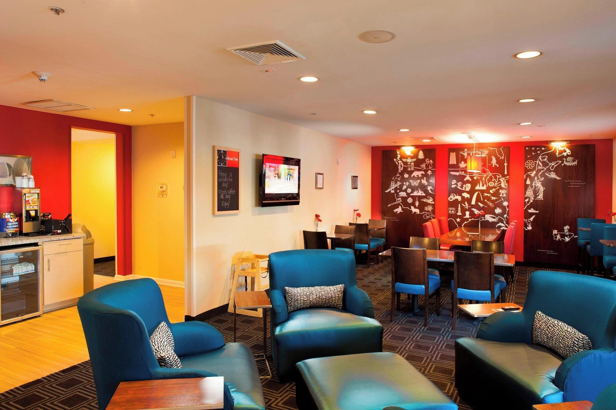 Vista Lobby Towneplace Suites by Marriott Savannah Airport