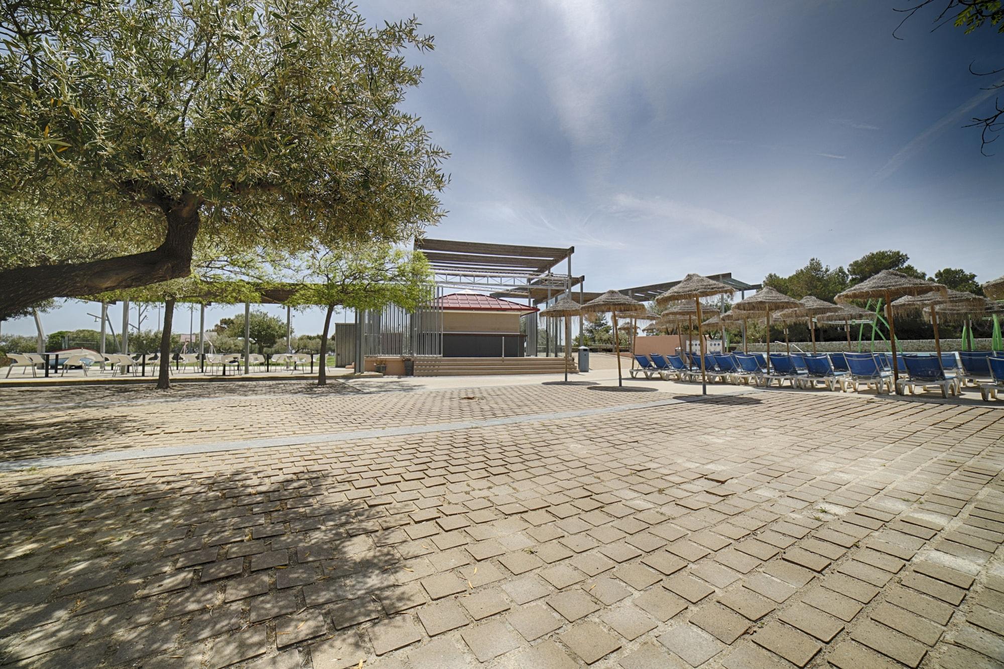 Vista Exterior Ohtels Les Oliveres