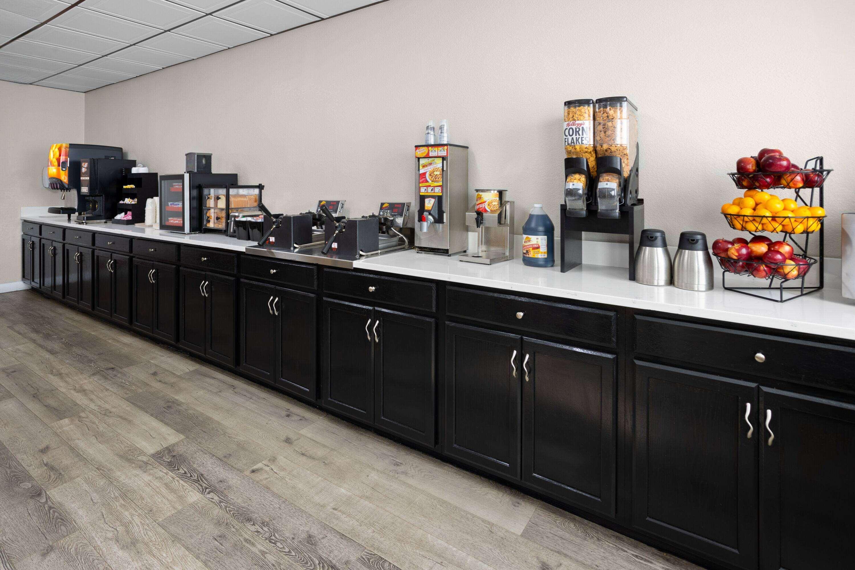 Restaurant Super 8 by Wyndham Henrietta/Rochester Area