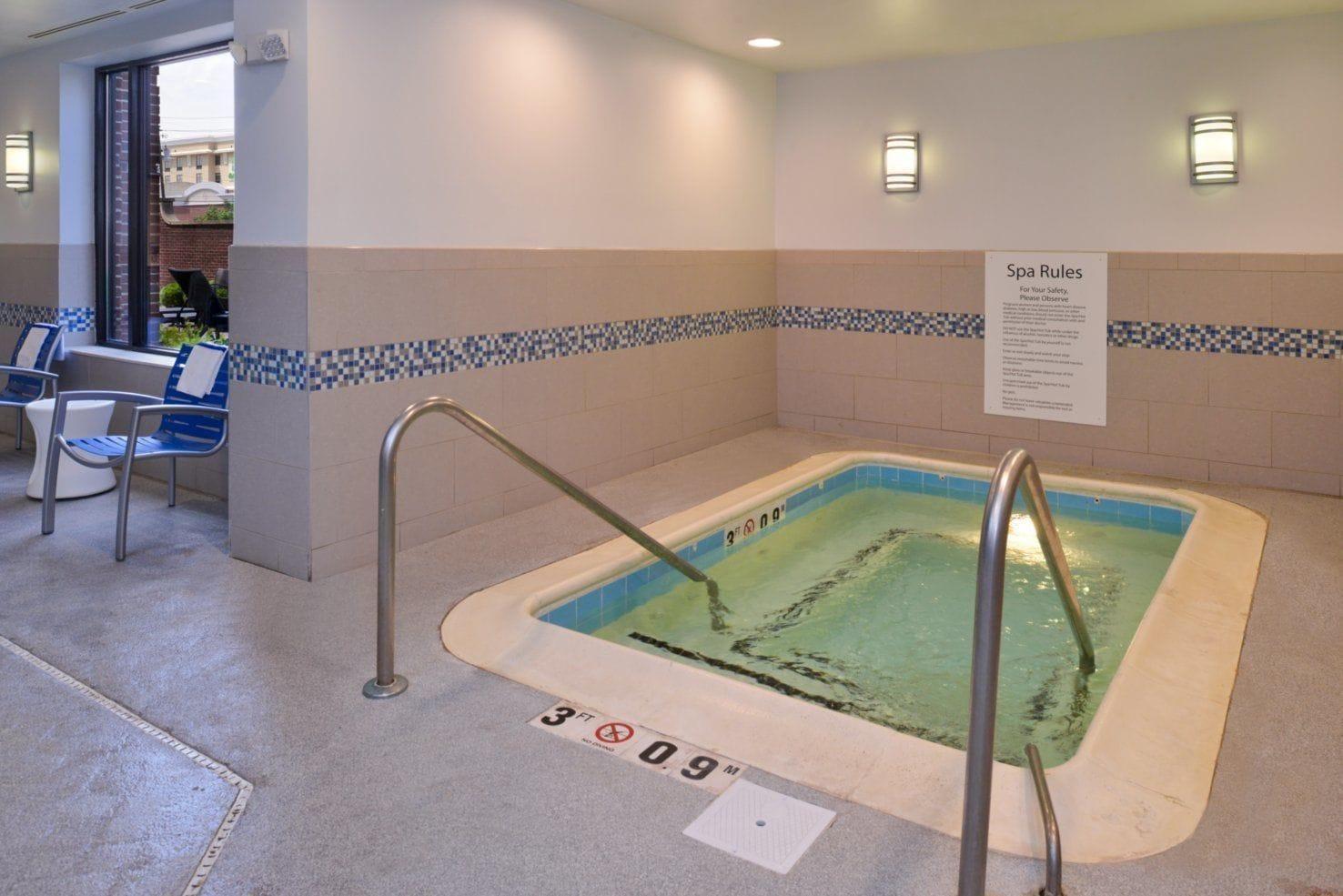 Spa Holiday Inn Express & Suites Indianapolis Dtn-Conv Ctr Area by IHG