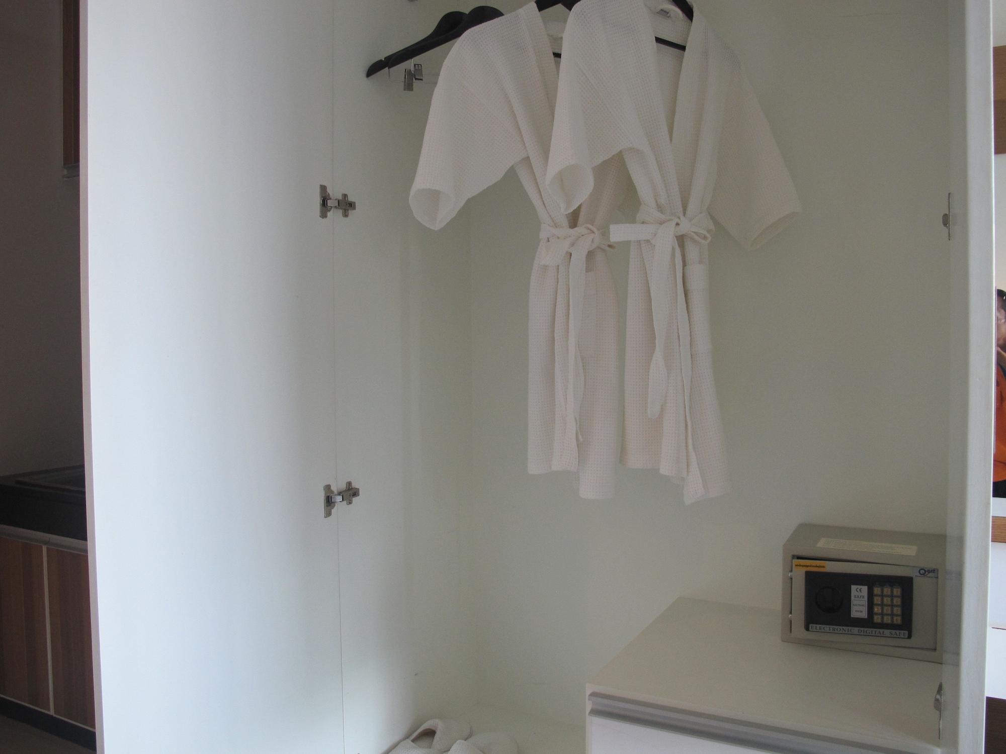 Set de Habitación Phuket Jula Place