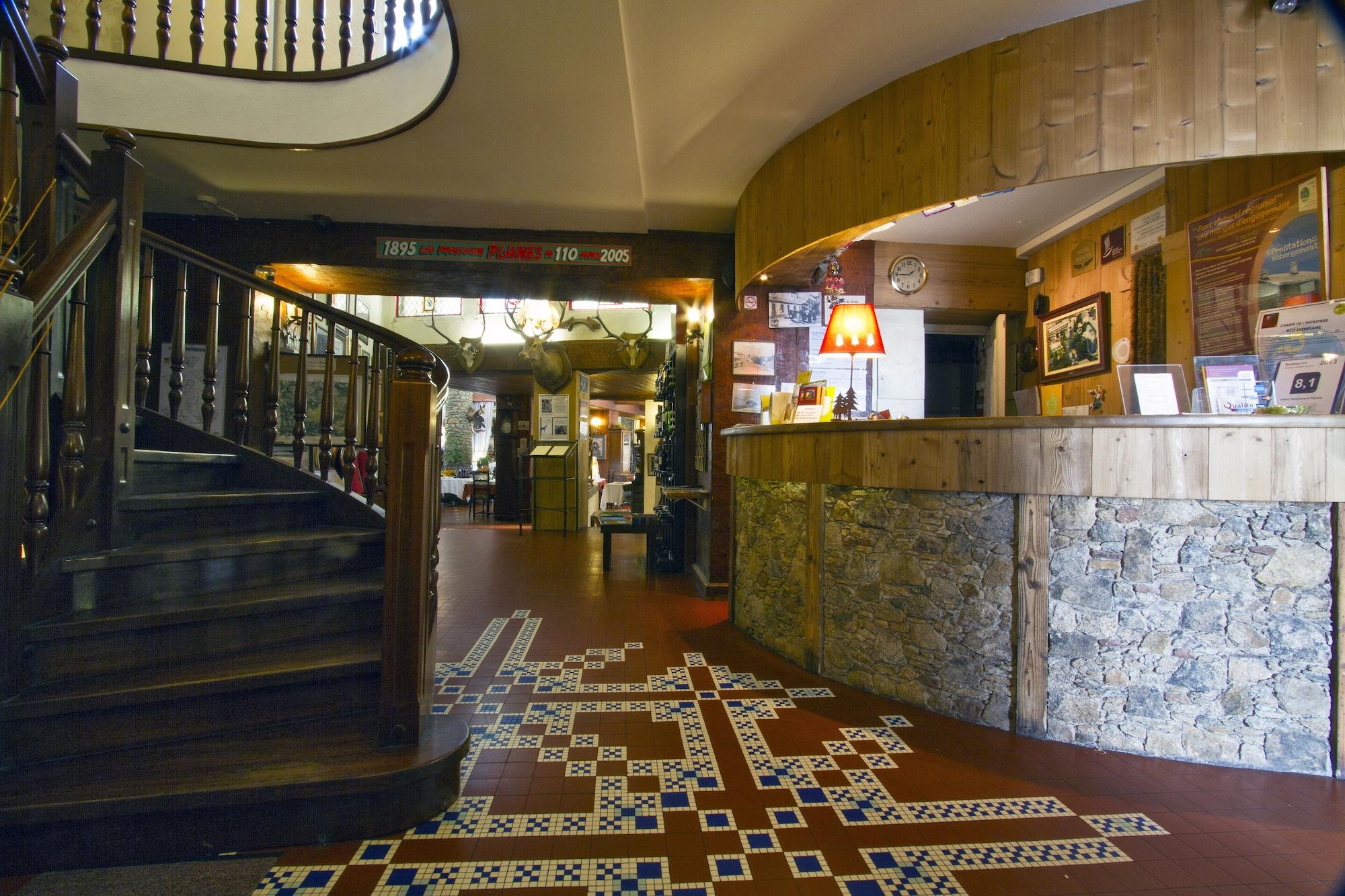 Vista Lobby Hotel Planes