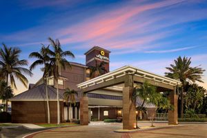 Alojamiento - La Quinta Inn & Suites by Wyndham Miami Airport West
