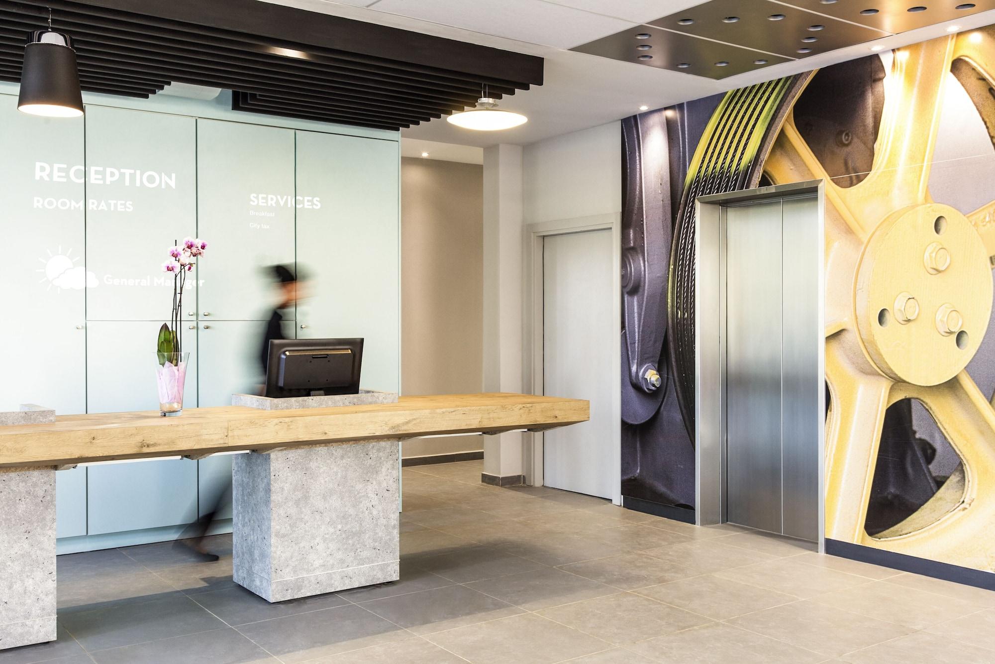 Vista Lobby Ibis Casablanca Nearshore