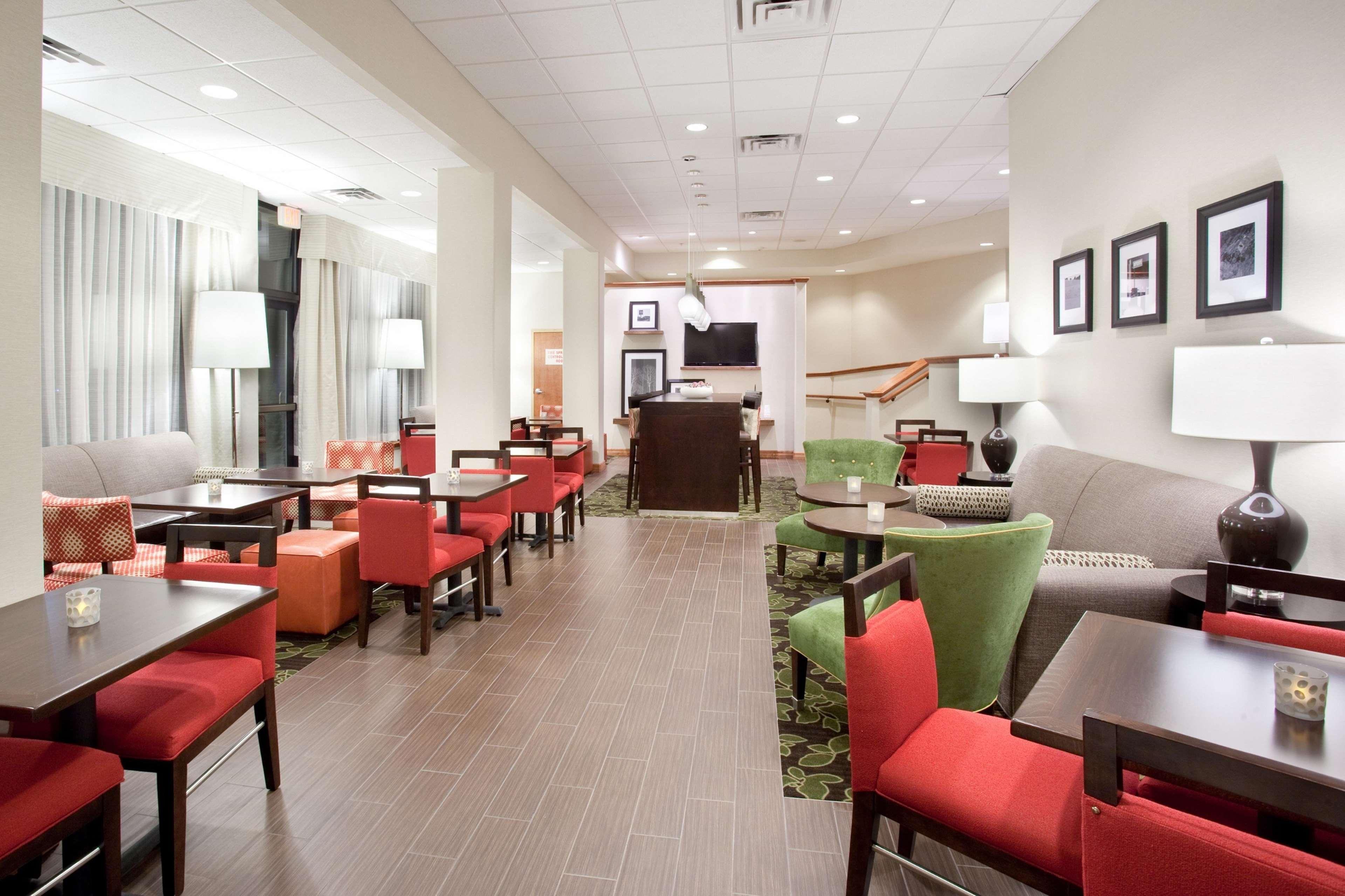 Vista Lobby Hampton Inn & Suites Parker