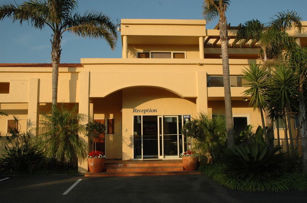 Varios Ocean Beach Motor Lodge