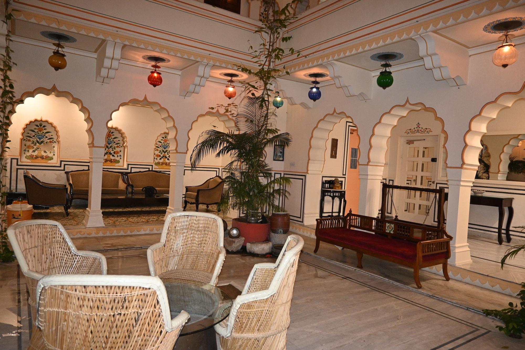 Vista Lobby Raghunath Haveli - A Heritage Homestay