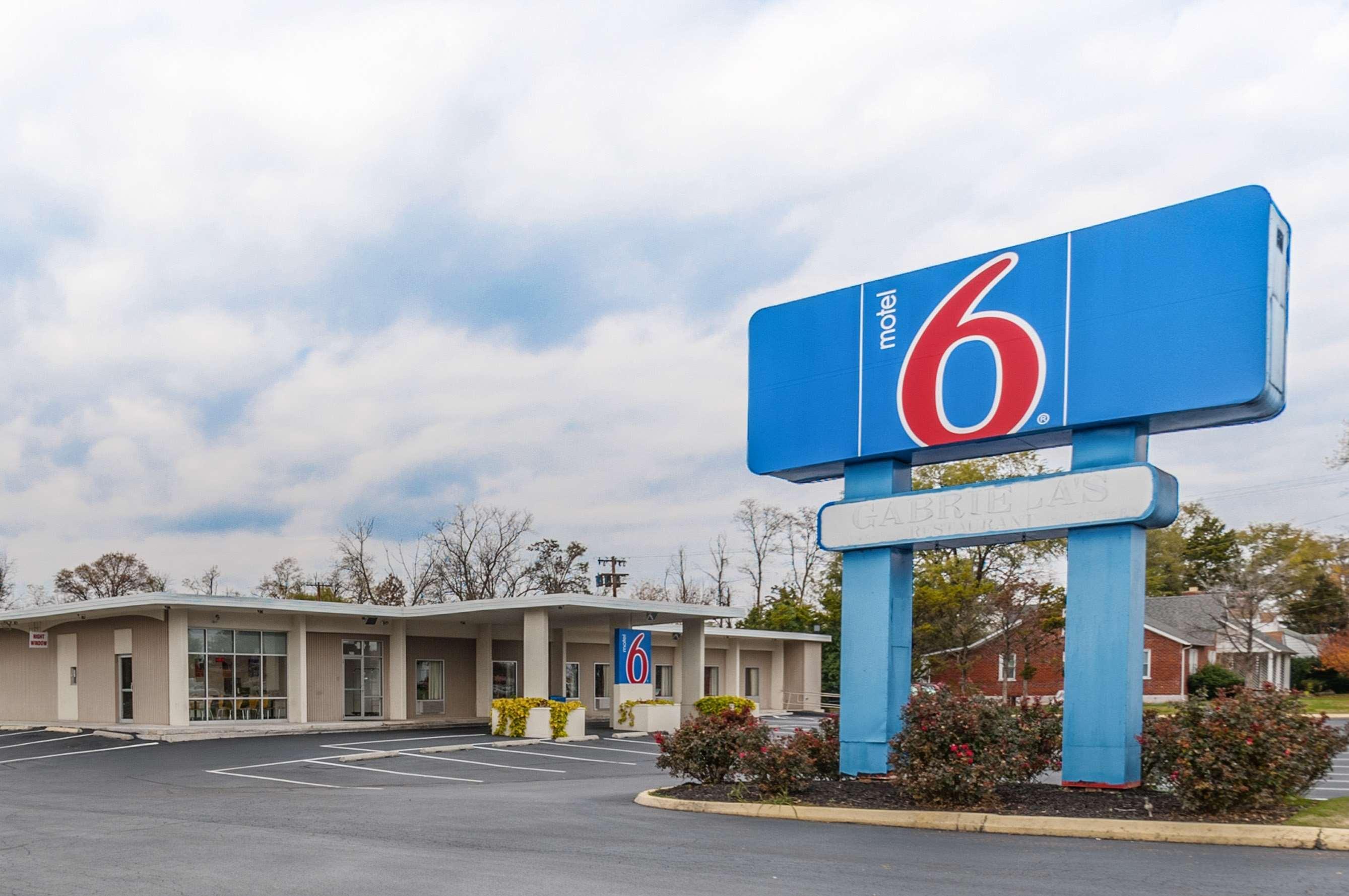 Varios Motel 6 Winchester, VA