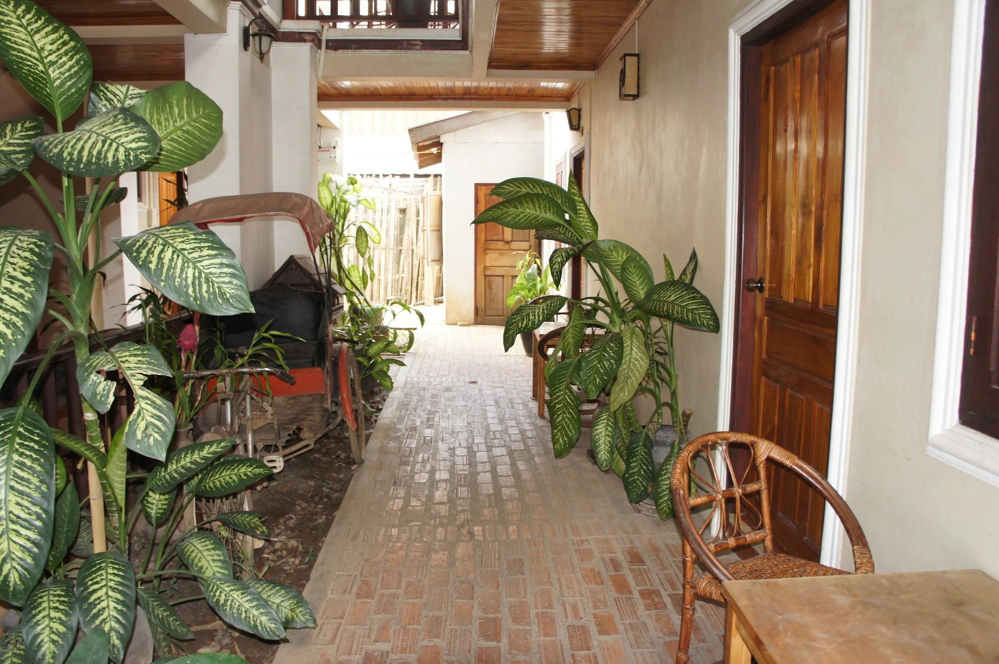 Varios Lao Lu Lodge