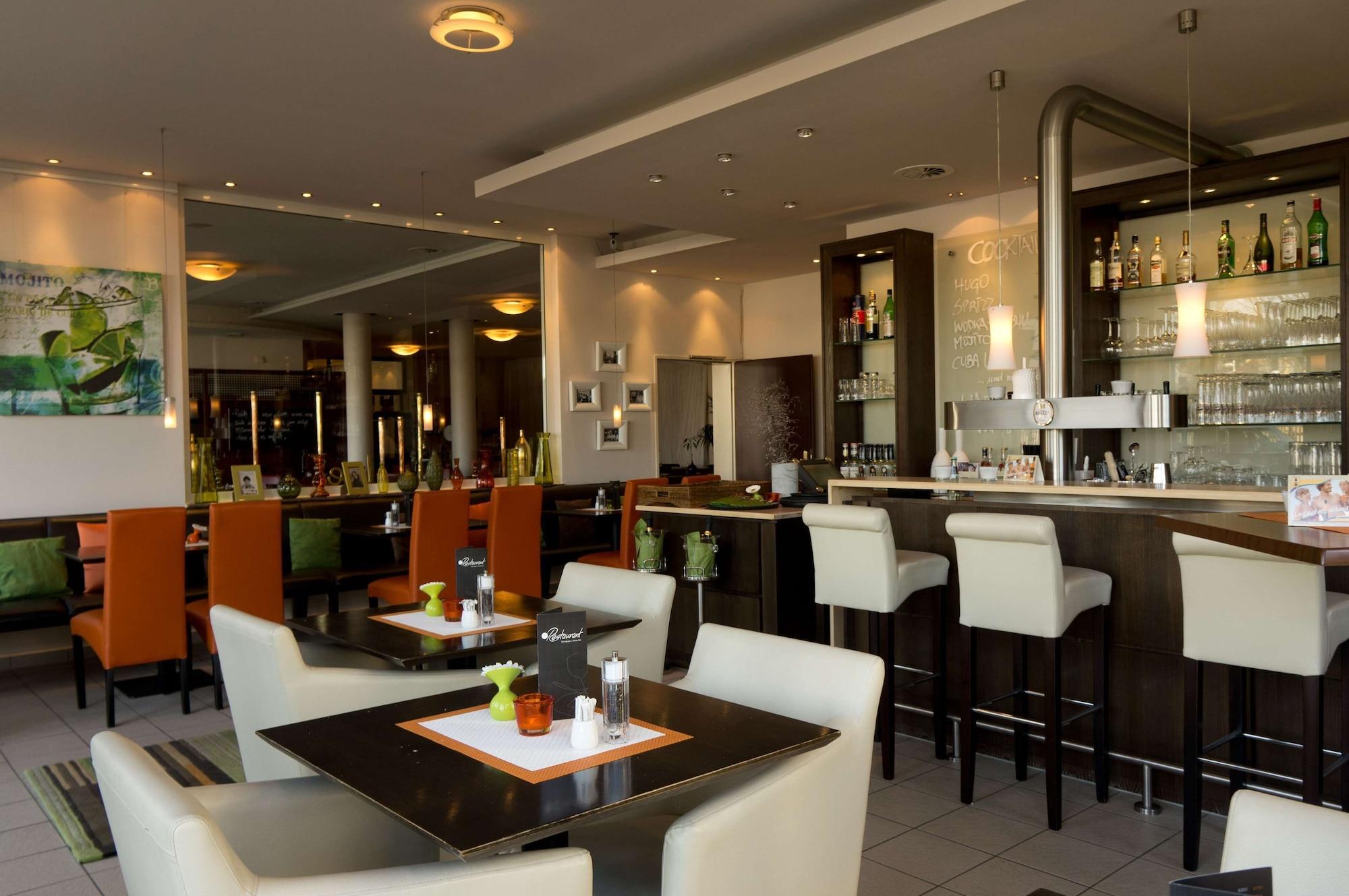Bar/Salón Arthotel ANA Petite