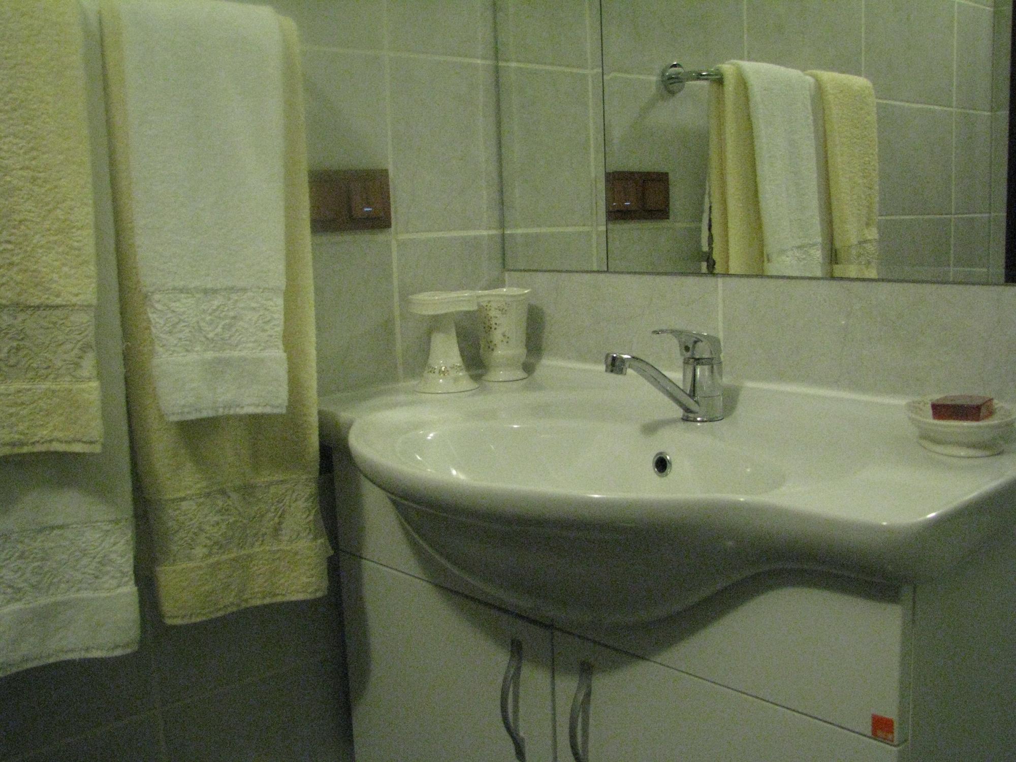 Equipamiento de Habitación Kybele Hotel