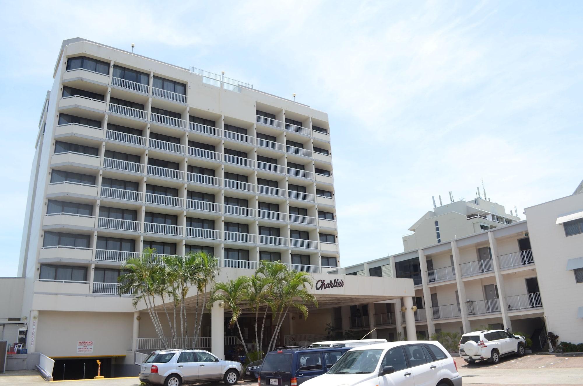 Vista Exterior Acacia Court Hotel