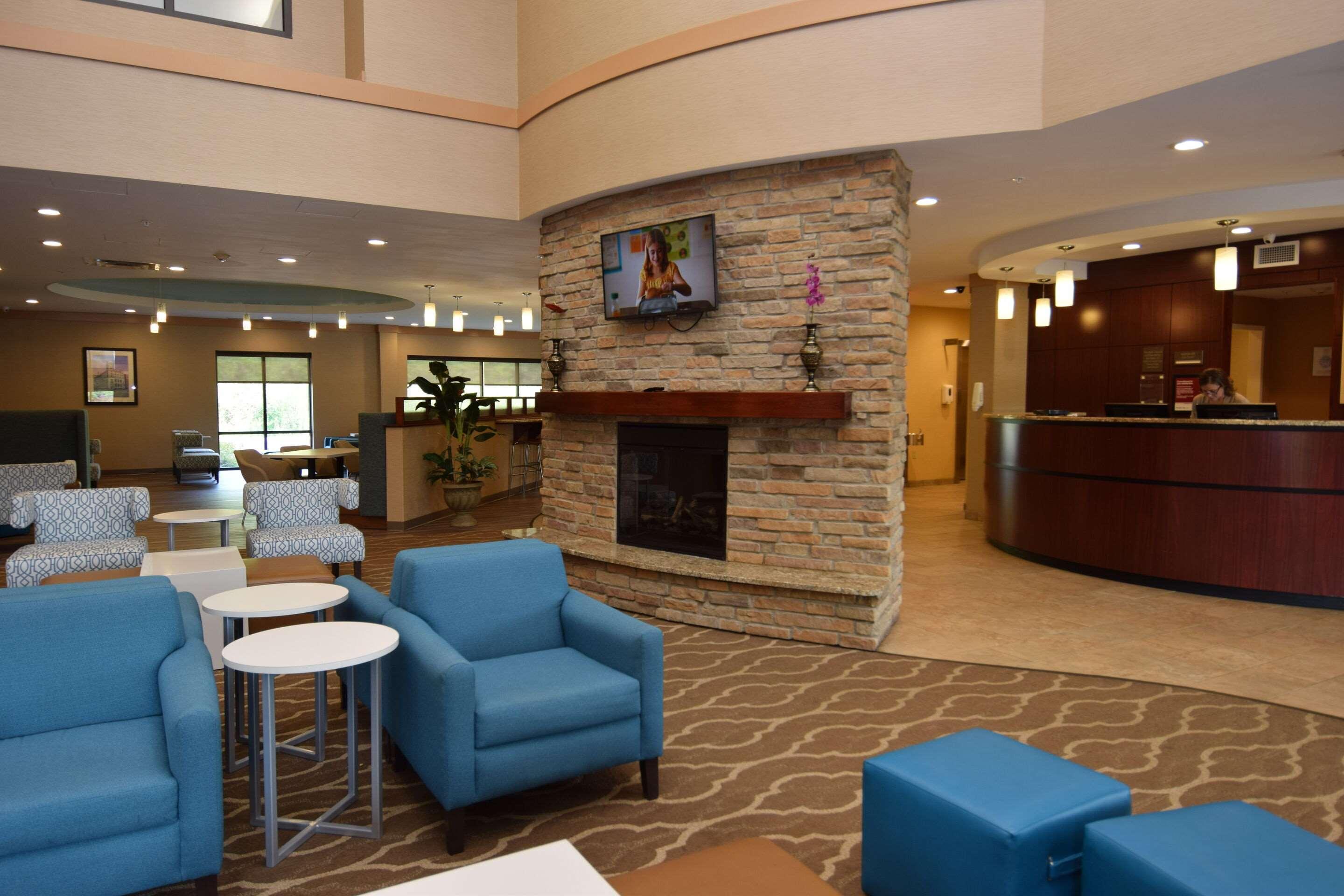Vista Lobby Cicero Grand - Syracuse North