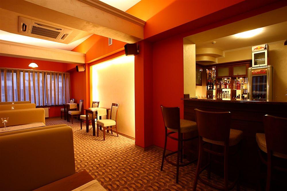 Bar/Salón Hotel BEATA