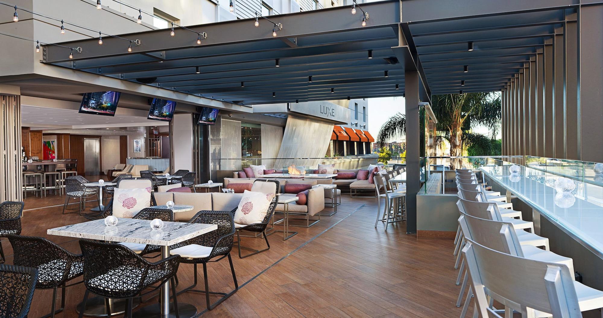 Restaurant E-Central Downtown Los Angeles Hotel