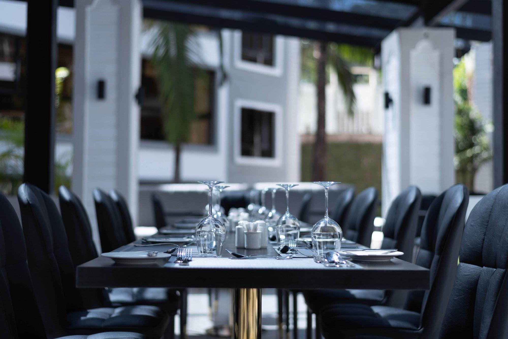 Restaurant Cysuites Apartment Hotel