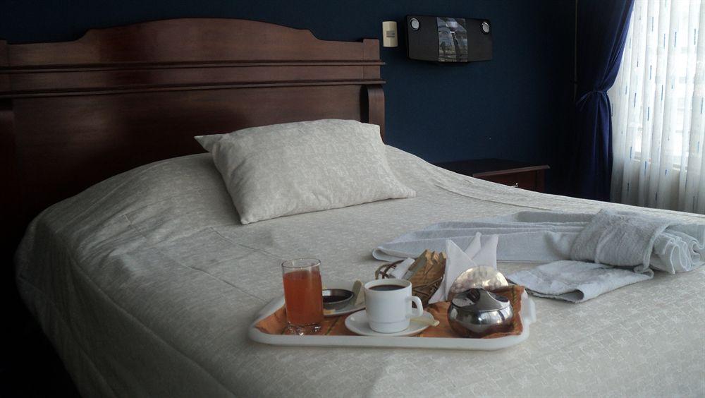 Set de Habitación Monte Carlo Hotel