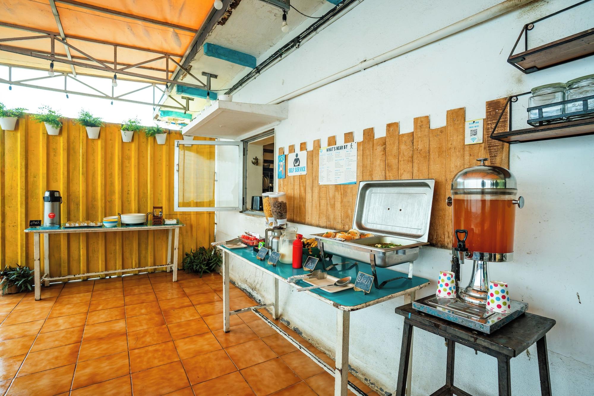 Restaurant Locomo Hostel OG - Stay Work Eat
