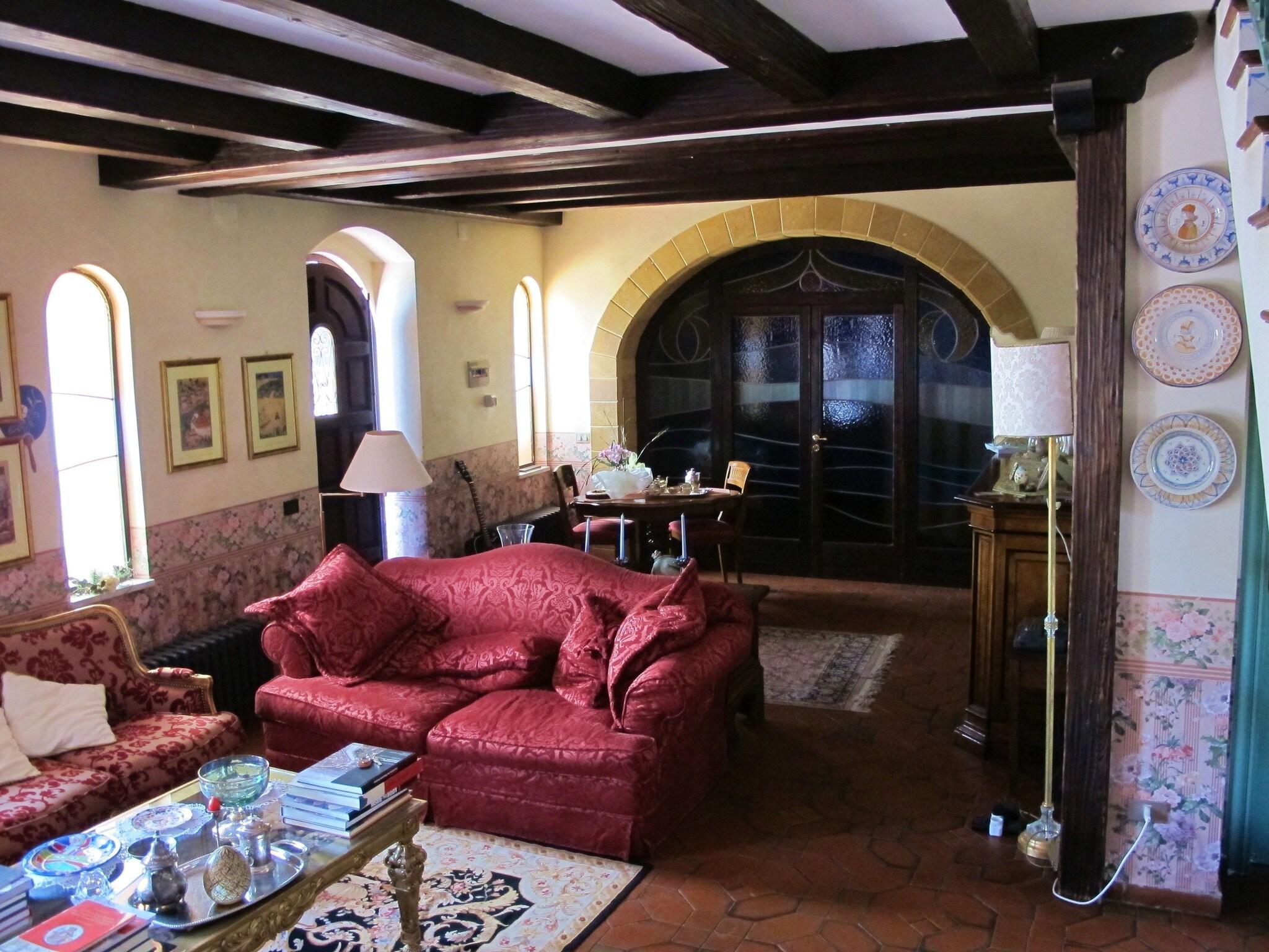 Vista Lobby Villa Clementine