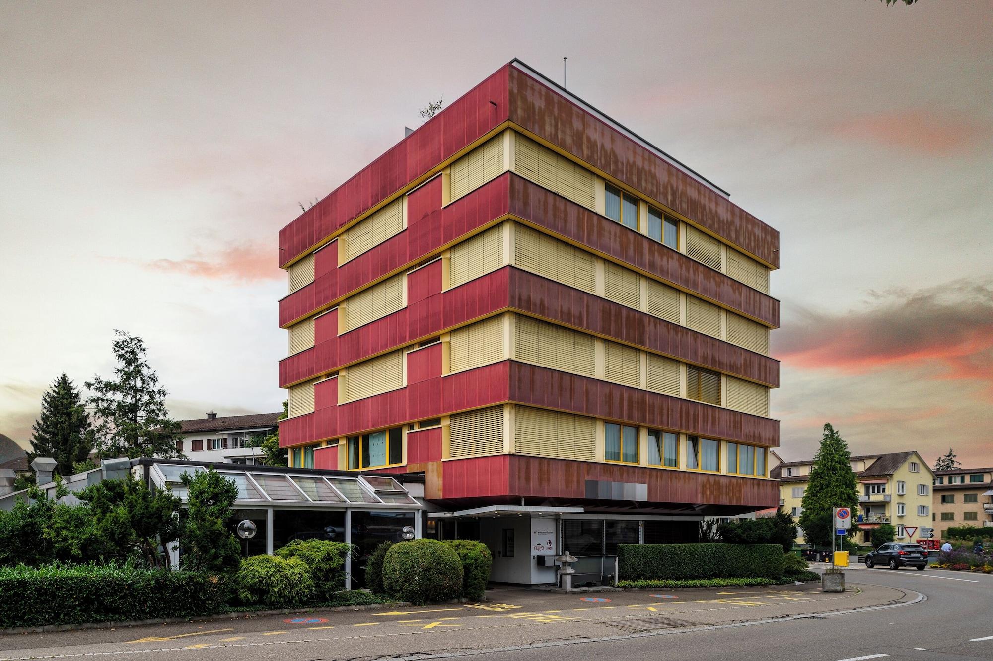 Varios Amanthos Living Zürich Airport (Self Check In)