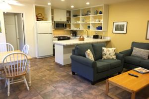 Alquiler Vacacional - Affordable, end unit on courtyard in desirable La Cabaña! Steps From beach