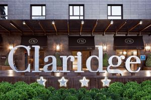 Alojamiento - Hotel Claridge Madrid