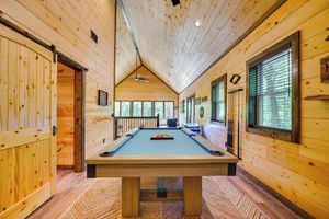 Alquiler Vacacional - Broken Bow Cabin Near Choctaw Casino: Hot Tub!